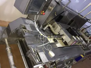 горизонтальная упаковочная машина (флоу-пак) ILAPAK DELTA 3000 TDR B DX