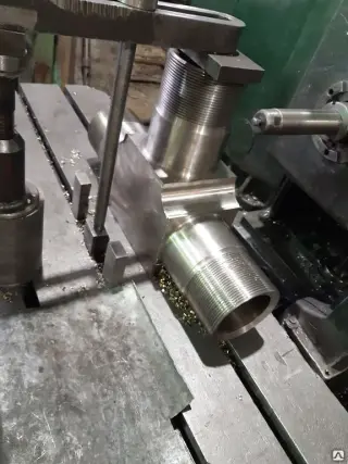 Тройник стальной с резьбовыми фланцами для трубопровода ГОСТ 22801-83