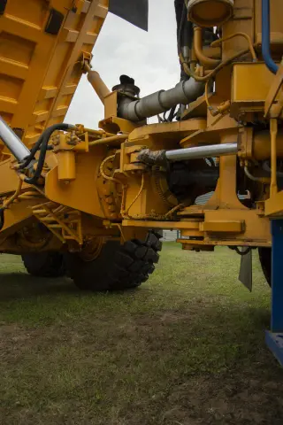Сочлененный самосвал Белаз 75281