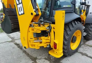 Экскаватор-погрузчик JCB 4CX
