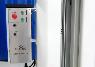 Вертикально-протяжной станок для шпоночных пазов, внутренних шлицов VBМ 1200х90