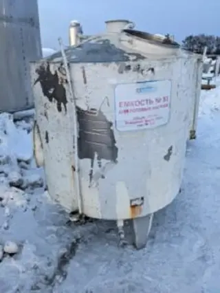 Емкость нержавеющая, объем — 1,15 куб.м., рубашка, термос