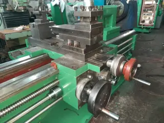 Токарно-винторезный станок SN 601 х 1500мм