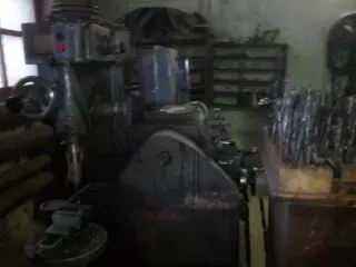 1М95 станок токарно-винторезный комбинированный