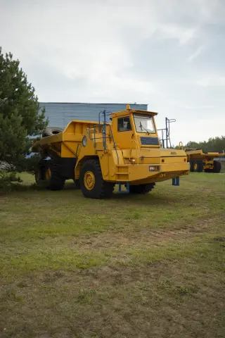 Сочлененный самосвал Белаз 75281