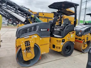 Koмбиниpoванный дорожный каток SАNY SZR50С-8