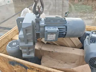 Мотор‑редуктор Bauer BF30‑04/DSE09xA4-S (геликоидальный) 2,2 вт 31.5 об в мин
