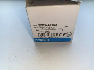E3S-AD63 Omron фотоэлектрический датчик