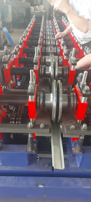Оборудование для производства кабельного лотка и крышки