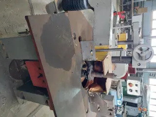 Станок деревообрабатывающий (раскройный) ДС-1