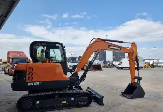 Гусеничный мин-экскаватор Doosan DX60 ACE -10N