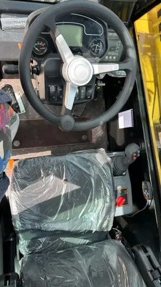 Телескопический погрузчик Rantex XT790