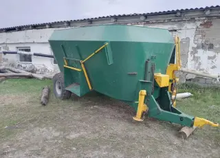 Миксер-кормораздатчик italmix triplex V-11