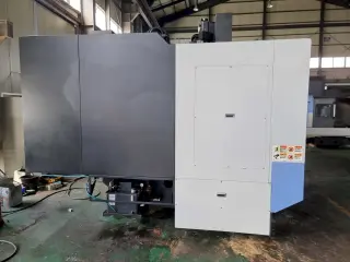 Вертикально-фрезерный обрабатывающий центр Doosan VC630/5AX
