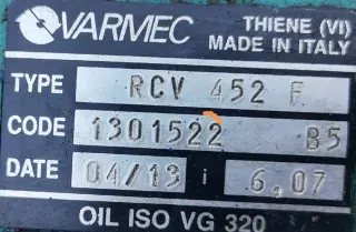 Мотор‑редуктор VARMEC RCV 452 F (цилиндрический, итальянский), фланцевый, вал 40 мм, передаточное число 6