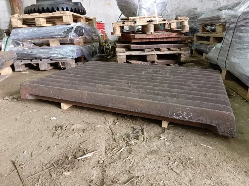 Плита дробящая подвижная СМ-16д 481620200100