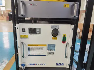 Лазерный аппарат для резки, сварки и очистки металла 1000W