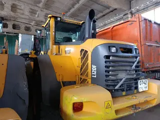 Фронтальный погрузчик Volvo L120F