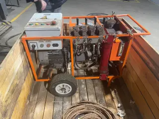 Гидравлическая канатная машина DUS WS 5624