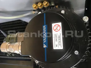 Оптоволоконный лазер с краном для погрузки листа LF3015GA/12000 Raycus