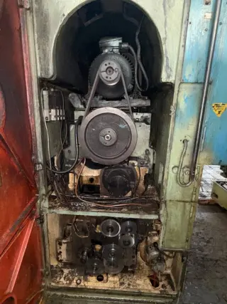 Зубофрезерный станок АВС В12