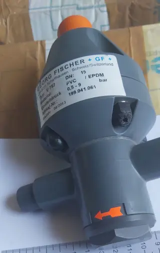 Клапан поддержания давления +GF+ тип V782 PVC DN15