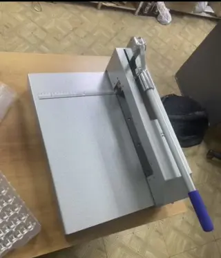 Резак для металла гильотинный