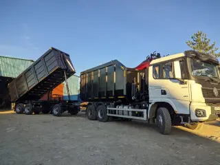Ломовоз 30 м³ Shacman X3000 с КМУ Велмаш-С