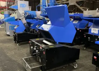 дробилка XFS-500 для переработки твердого пластика