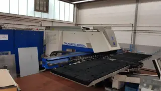 Лазер-пресс TRUMPF Trumatic 3000L с рабочей зоной 2,5х1,25м с газовым резонатором TruFlow 2000Вт