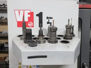 Обрабатывающий центр с ЧПУ HAAS VF-1