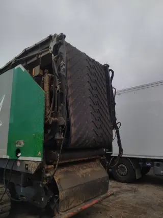 Мобильный комплекс для дробления древесины komptech axtor 8012