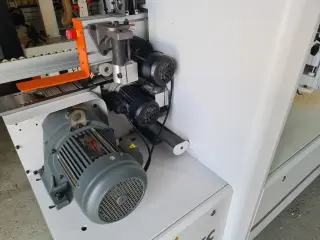 Кромкооблицовочный станок WoodTec EdgeMatic 500Pro