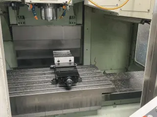 3-осевой вертикальный обрабатывающий центр SPINNER VC 1150
