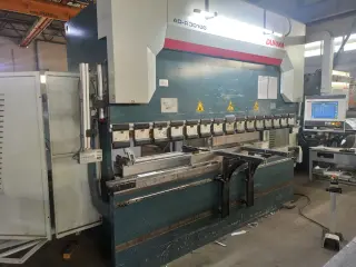 Листогибочный пресс Durma AD-R 30100