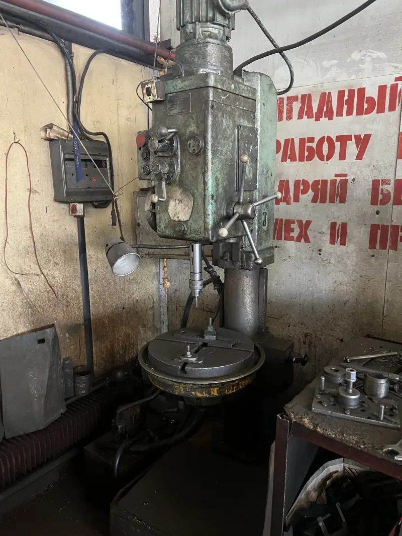 вертикально-сверлильный станок 2Н125Л