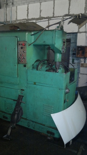 Зубофрезерный станок 5Б312