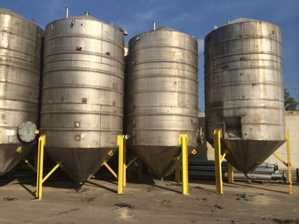 тся Емкости нержавеющие, объем 20 куб.м.