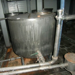 Емкости нержавеющие, объем 0,75 куб.м.