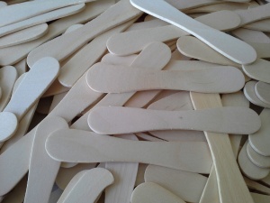 станок для обработки краев у палочек магнум для мороженого