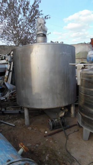 Емкость нержавеющая, объем 2 куб.м.