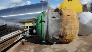 Реактор эмалированный, объем 2 куб.м.