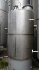 Емкость нержавеющая,объем — 2,4 куб.м.,вертикальная