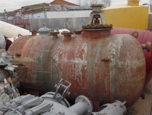 Емкость нержавеющая, объем — 3,5 куб.м., горизонтального исполнения