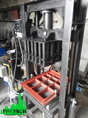 Станок для плитки и шлакоблока гидравлический