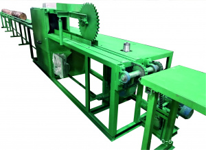 Станок брусующий(бревнопильный)делает лафет а потом перерабатывает горбыль на обрезные доски подача бревна цепная СБГП-700 два в одном