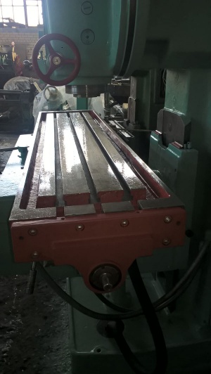 Вертикально-фрезерный станок ВМ127