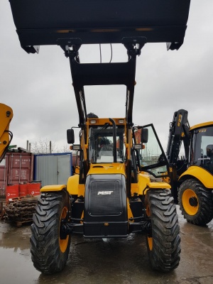 Экскаватор-погрузчик MST M544