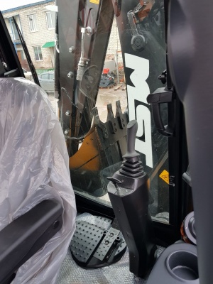 Экскаватор-погрузчик MST M544