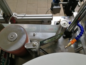 Этикетировочный автомат на полипропиленовую этикетку до 6000 бут.час